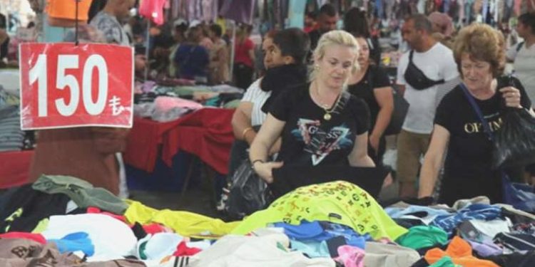 Edirne’ye alışverişe gelen Bulgarlar, fiyatları yüksek buluyor