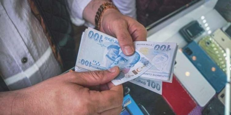 Ekonomist Remzi Özdemir’den kritik döviz uyarısı: ‘Cumhuriyet tarihinin en ağır periyodu yaşanacak’