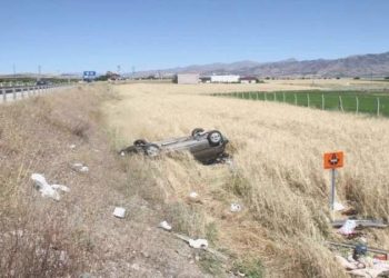 Elazığ’da araba şarampole uçtu: 6 kişi yaralandı!