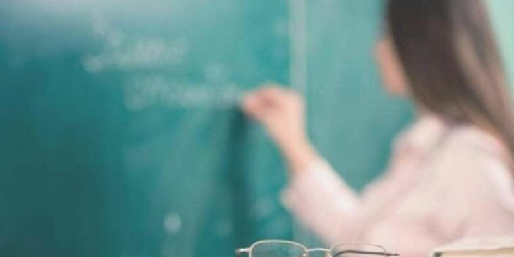 En düşük memur maaşı ne kadar olacak?  2023 öğretmen maaşı ne kadar olacak? Hekim, hemşire, avukat maaşı kaç TL olacak?