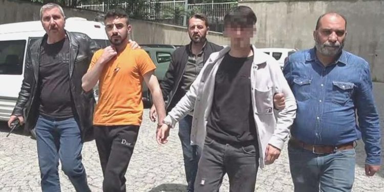 Erzurum’da kız arkadaşlarında ‘laf attığını’ argüman ettiği kişiyi bıçaklayarak öldürdü