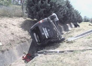 Esenyurt’ta mezarlık ziyaretine giden aile kaza yaptı: 1’i ağır 6 yaralı!