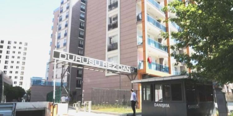 Esenyurt’ta şebekenin ele geçirdiği sitenin mağdurları konuştu: ‘İnsanlar farklı prosedürlerle kandırıldı…’