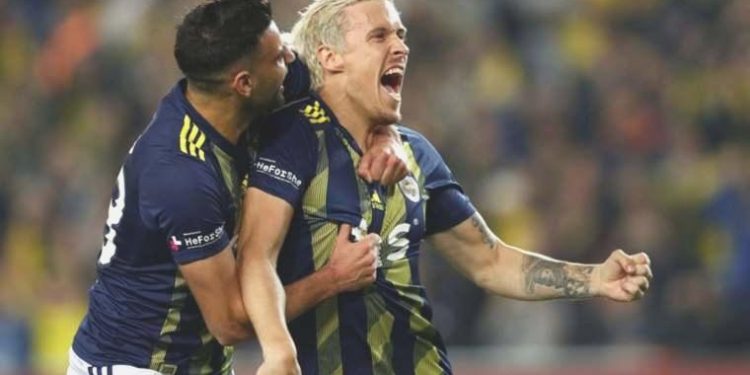 Eski Fenerbahçeli Max Kruse 2. lige transfer oldu!