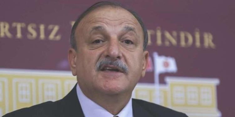 Eski MHP’li Oktay Vural, UYGUN Parti’ye katıldı