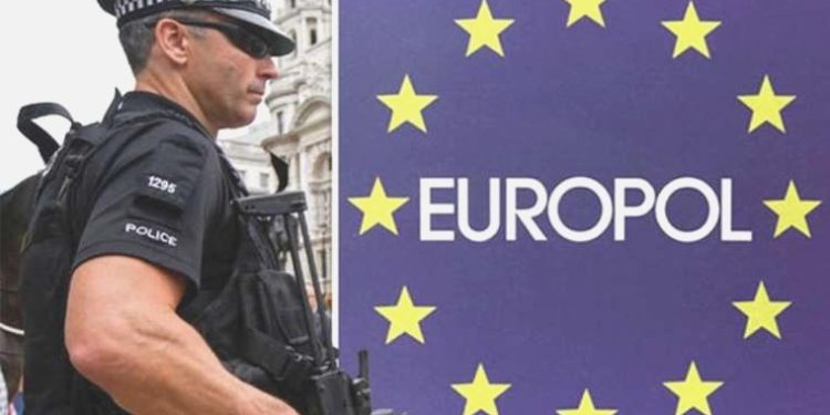 Europol’den ‘EncroChat’ operasyonu: 6 binden fazla şahsa gözaltı