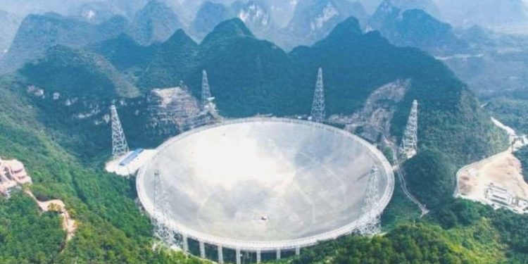 FAST, nanohertz kütleçekim dalgaları için değerli deliller buldu