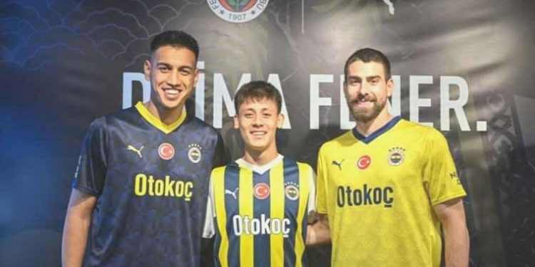 Fenerbahçe Futbol Kadrosu’nun 2023-2024 dönemde giyeceği formalar tanıtıldı