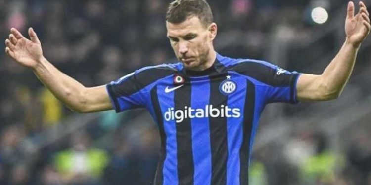 Fenerbahçe’den Edin Dzeko açıklaması