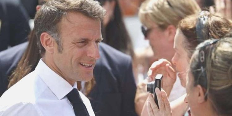 Fransa Cumhurbaşkanı Macron’un, oğlu iş bulamayan anneye cevabı reaksiyon çekti