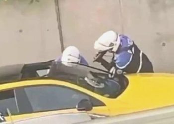 Fransa’da polisin öldürdüğü 17 yaşındaki genç defnedildi