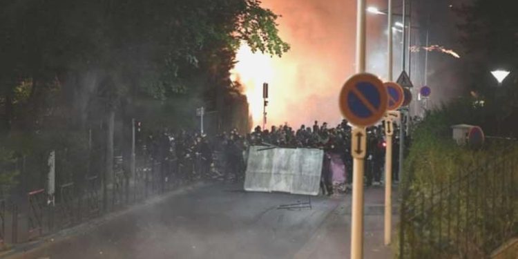 Fransa’da şovlar sürüyor: 667 kişi gözaltında