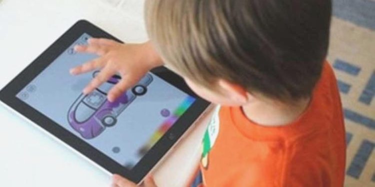 Fransız meclisi 15 yaş altındakilerin toplumsal medya kullanımını koşula bağlayan tasarıyı onayladı