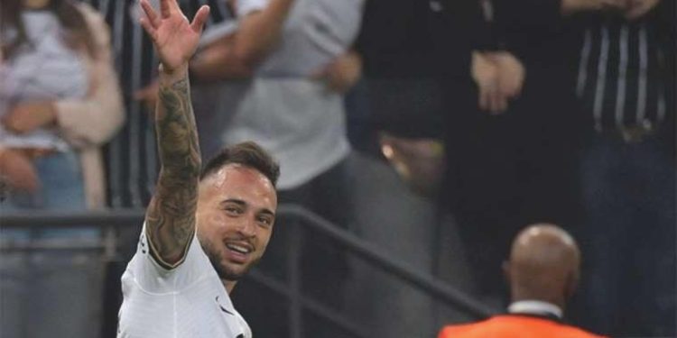 Galatasaray ve Fenerbahçe, Maycon için devrede!