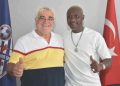 Gineli futbolcu Ibrahima Yattara’dan Sakarya’ya futbol okulu