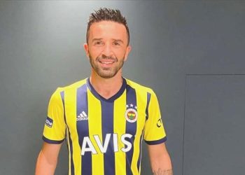 Gökhan Gönül kimdir, nereli, kaç yaşında? Gökhan Gönül hangi ekiplerde futbol oynadı? Gökhan Gönül mesleği…