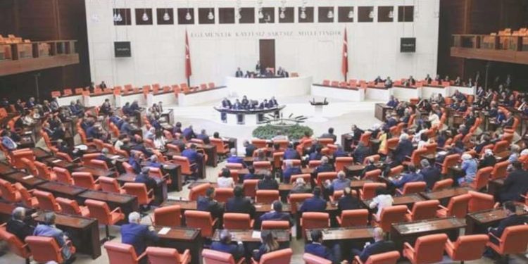 Gözler enflasyonda: Memura artırım teklifi bugün Meclis’e geliyor