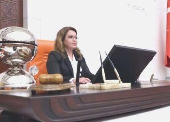 Gülizar Biçer Karaca’dan ‘Saray’ eleştirisi: ‘Eşitlikçi yasama faaliyetlerinin yapılması gerekmektedir’