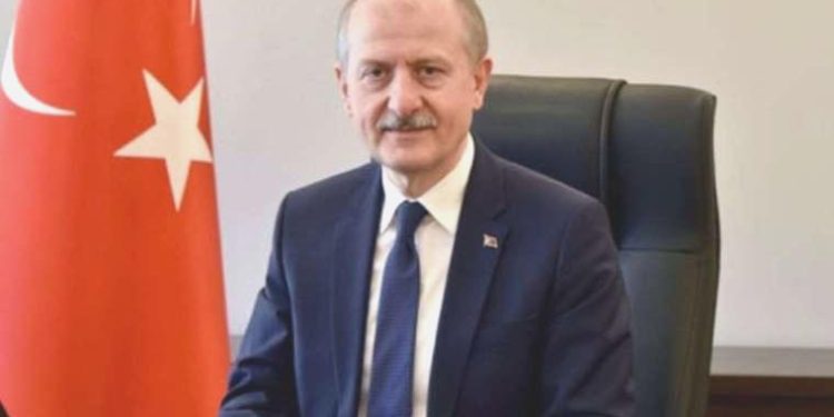 Hasan Suver kimdir? Yeni Etraf,Şehircilik ve İklim Değişikliği Bakanlığı Bakan Yardımcısı Hasan Suver kaç yaşında, nereli?