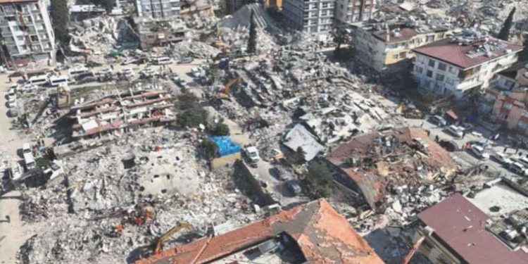 Hatay’da kanalizasyonlar tıkandı: Zehirlenip öleceğiz