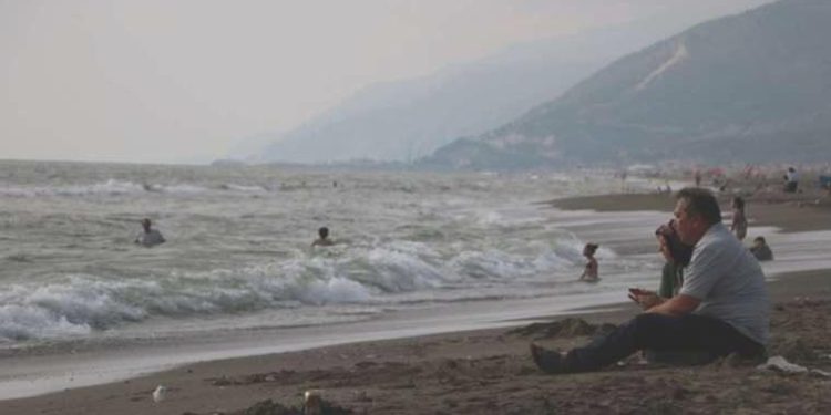 Hatay’ın 14 kilometrelik plajı bu bayram boş kaldı