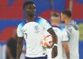 İngiliz futbolcu Bukayo Saka’dan depremzedelere takviye