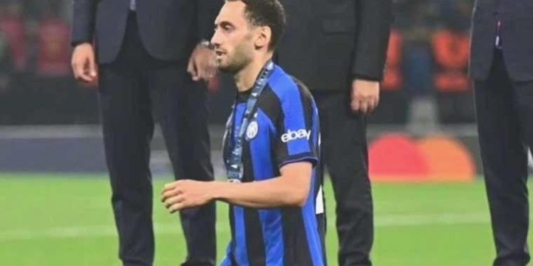 Inter, Hakan Çalhanoğlu ile devam dedi!