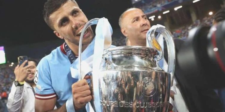 İspanyol futbolcu Rodri’den 4 kupalı unutulmaz sezon!