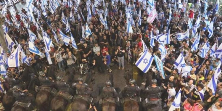 İsrail’de Anayasa Kurulu yargının hükümet üzerindeki kontrolünü sınırlayacak yasa tasarısını onayladı