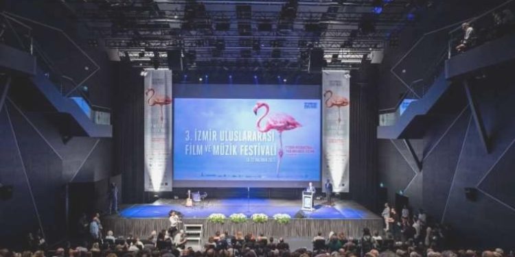 İzmir Milletlerarası Sinema ve Müzik Festivali’nde Kristal Flamingo’lar sahiplerini buldu