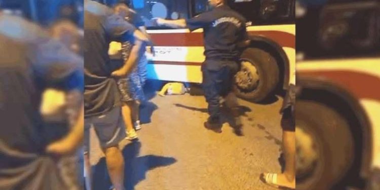 İzmir’de 25 yaşındaki şahıs otobüsün altında kaldı