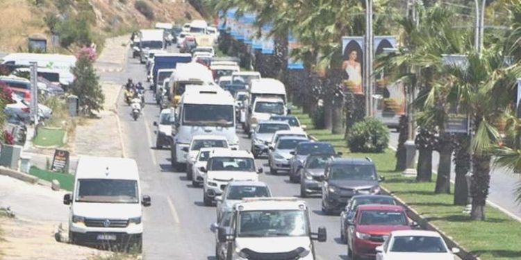 İzmir’de bayram yoğunluğu: 280 bin 713 araç girişi!