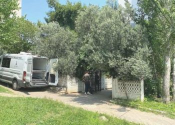 İzmir’de dehşet: Bayanı ve onun ağabeyini öldürdü