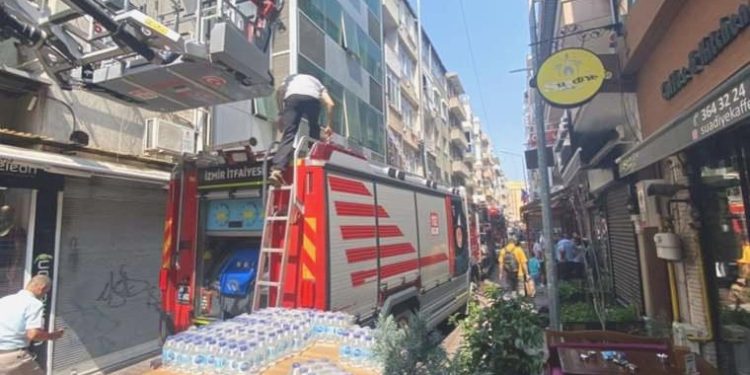 İzmir’de otelde korkutan yangın! 5 kişi dumandan etkilendi