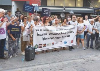İzmir’de STK’lerden azap protestosu