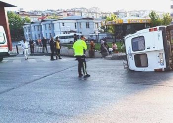 Kahramanmaraş’ta tarım emekçilerini taşıyan minibüs devrildi: 9 yaralı!