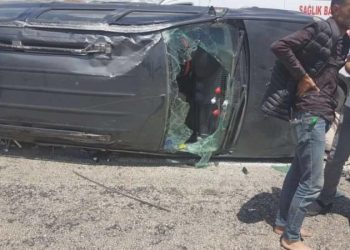 Karşı şeride geçen araç devrildi: 1 çocuk hayatını kaybetti, 6 kişi yaralandı!