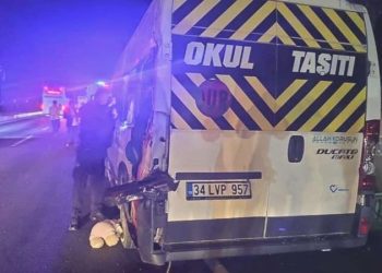 Katliam üzere kaza… Minibüs ile TIR çarpıştı: 3 meyyit, 16 yaralı!