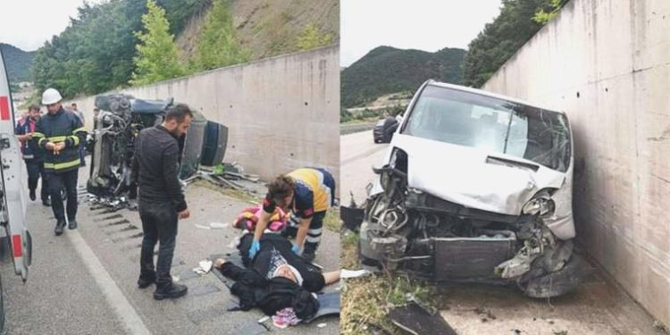 Kazaya müdahale eden polis memuruna araba çarptı: 7 kişi yaralandı!