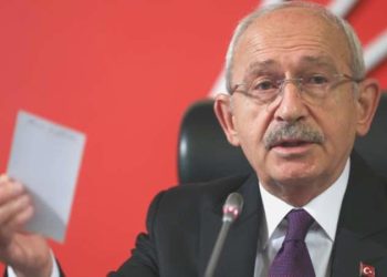 Kemal Kılıçdaroğlu, partisinin vilayet liderleriyle bir ortaya geldi