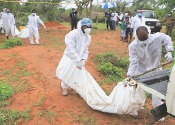 Kenyalı ‘açlık tarikatı’ şüphelisi gözaltı sırasında açlık grevindeyken öldü