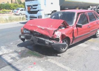 Kırıkkale’de kırmızı ışıkta kaza; 4 yaralı