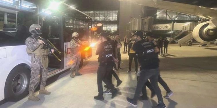 Kırmızı bültenle aranıyorlardı: Hollandalı hata örgütü önderi Türkiye’de yakalandı!