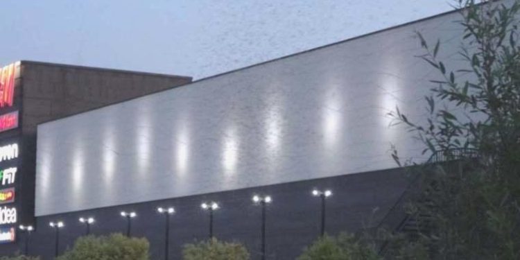 Kocaeli’nde alışveriş merkezini sivrisinekler bastı