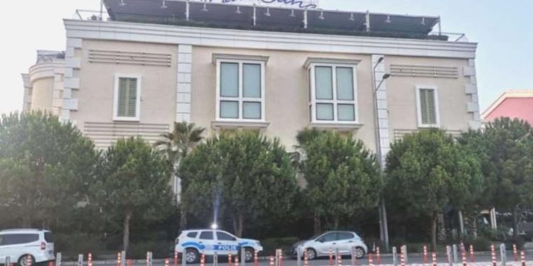 Mavibahçe AVM’de kanlı konser: 1’i ağır 3 yaralı