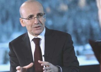 Mehmet Şimşek’ten ‘kararlılık’ iletisi: Fırtına devam ediyor