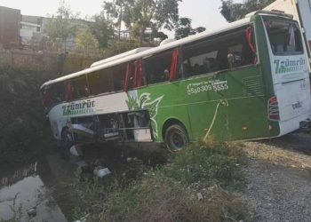 Mersin’de yolcu otobüsü evvel kamyona, akabinde tıra çarptı: 1 meyyit, 28 yaralı