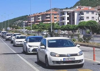 Muğla’da bayram hareketliliği! Kilometrelerce araç kuyruğu oluştu