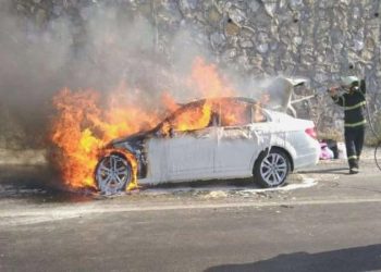 Muğla’da seyir halindeki araba alev alev yandı!