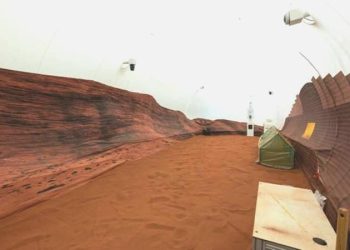 NASA dört astronotu bir yıllığına Mars simülasyonuna kapattı